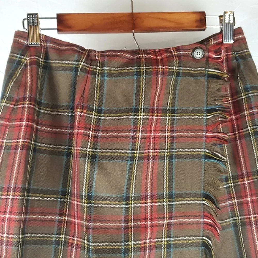 Vintage Rafaella Plaid Wool Skirt With Oversize Safety‎ Pin
